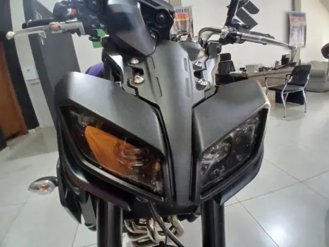 YAMAHA MT-09 850 ABS, Foto 9