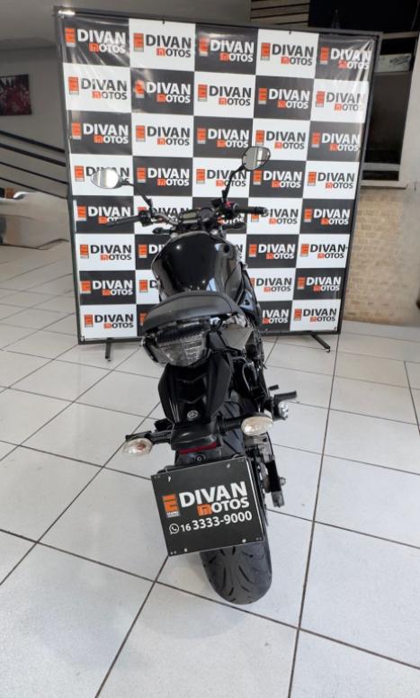 YAMAHA XJ6 600 N, Foto 4