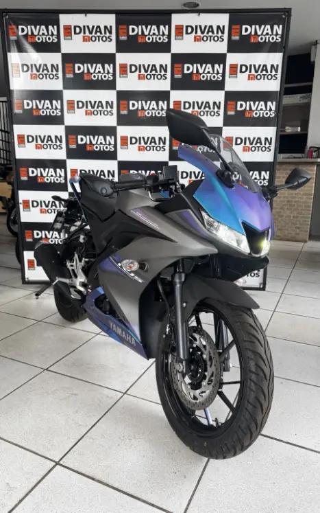 YAMAHA YZF R15 150 ABS, Foto 4