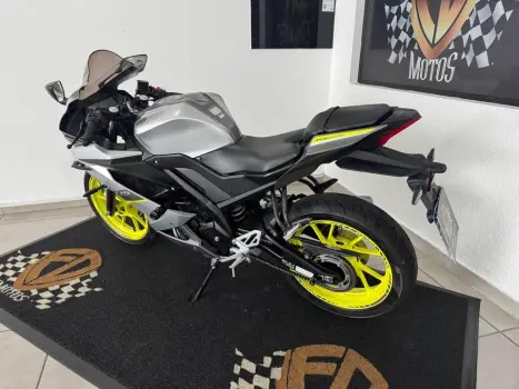 YAMAHA YZF R15 150 ABS, Foto 4