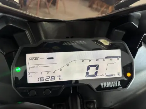 YAMAHA YZF R15 150 ABS, Foto 7
