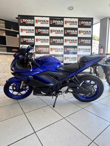 YAMAHA YZF R3 320 ABS, Foto 1
