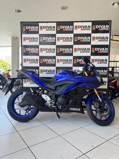 YAMAHA YZF R3 320 ABS, Foto 2