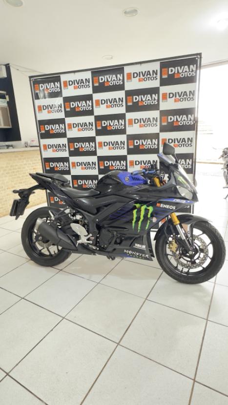 YAMAHA YZF R3 320 ABS, Foto 1