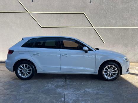 AUDI A3 1.4 16V 4P TFSI SPORTBACK S-TRONIC AUTOMTICO, Foto 4