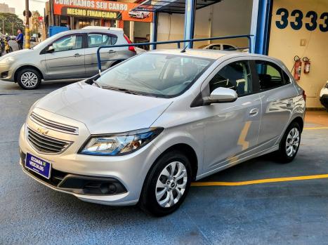 CHEVROLET Onix Hatch 1.4 4P FLEX LT, Foto 2