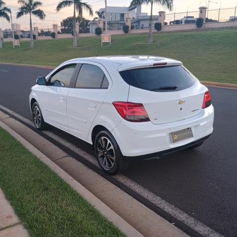 CHEVROLET Onix Hatch 1.4 4P FLEX LTZ, Foto 8