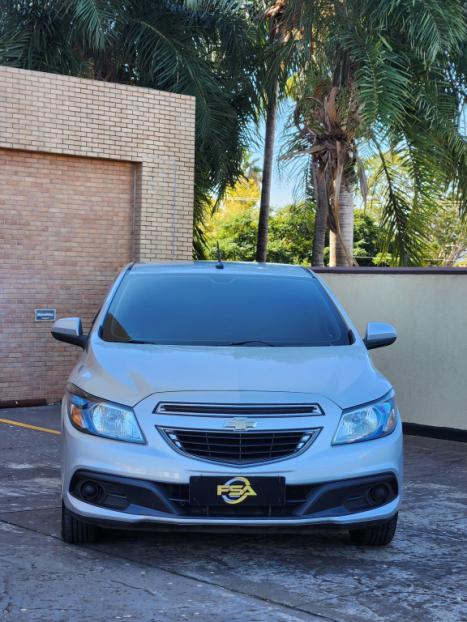 CHEVROLET Onix Hatch 1.4 4P FLEX LT, Foto 6