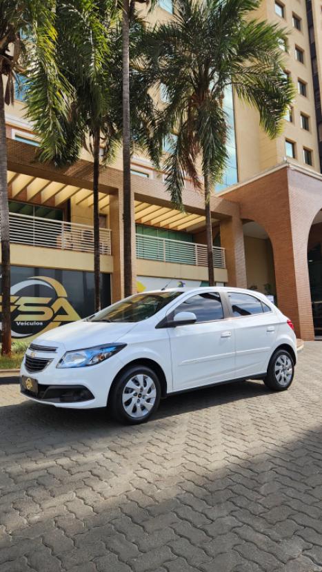 CHEVROLET Onix Hatch 1.4 4P FLEX LT, Foto 9