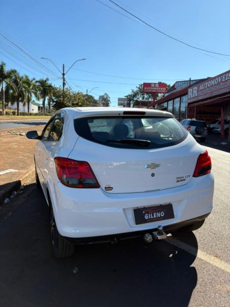 CHEVROLET Onix Hatch 1.4 4P FLEX LTZ, Foto 4