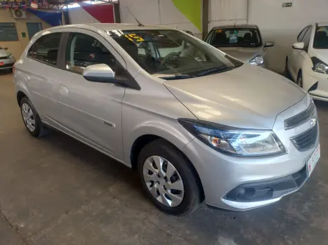 CHEVROLET Onix Hatch 1.4 4P FLEX LT, Foto 2