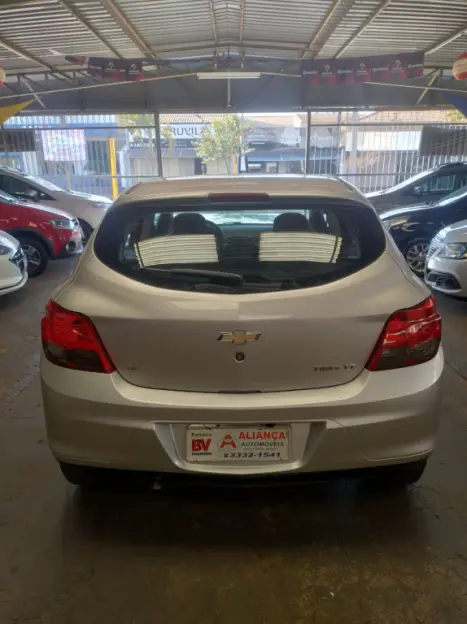 CHEVROLET Onix Hatch 1.4 4P FLEX LT, Foto 4