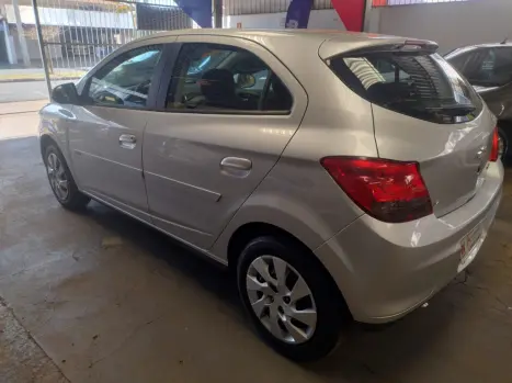 CHEVROLET Onix Hatch 1.4 4P FLEX LT, Foto 6