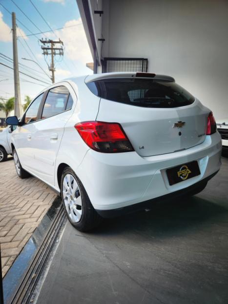 CHEVROLET Onix Hatch 1.4 4P FLEX LT, Foto 6
