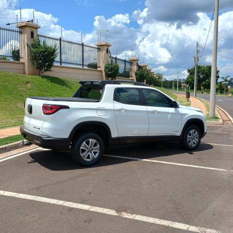 FIAT Toro 1.8 16V 4P FLEX FREEDOM ROAD AUTOMTICO, Foto 2