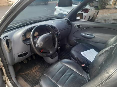 FORD Courier 1.3 CLX, Foto 3