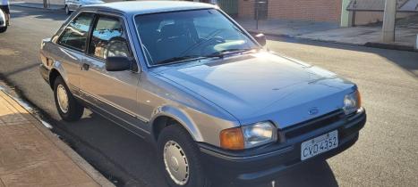 FORD Escort 1.6 16V GL, Foto 2