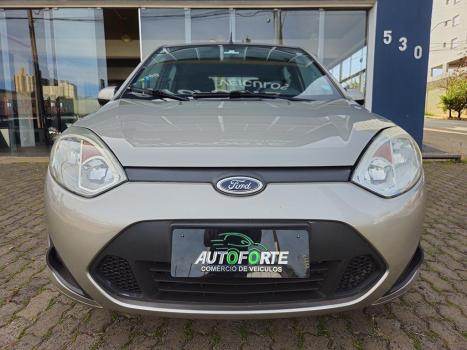 FORD Fiesta Hatch 1.6, Foto 1