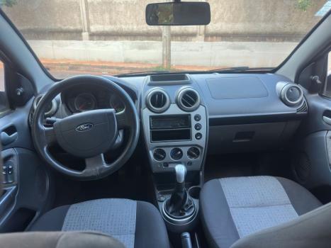 FORD Fiesta Sedan 1.6 4P ROCAM FLEX, Foto 3