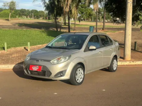 FORD Fiesta Sedan 1.6 4P ROCAM FLEX, Foto 9