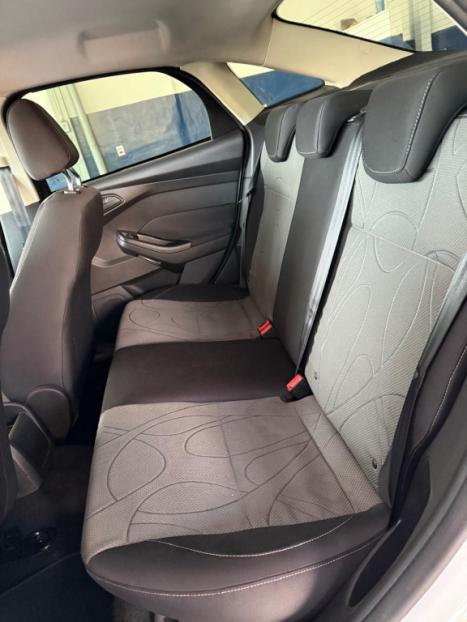 FORD Focus Sedan 2.0 16V 4P FLEX SE POWERSHIFT AUTOMTICO, Foto 10