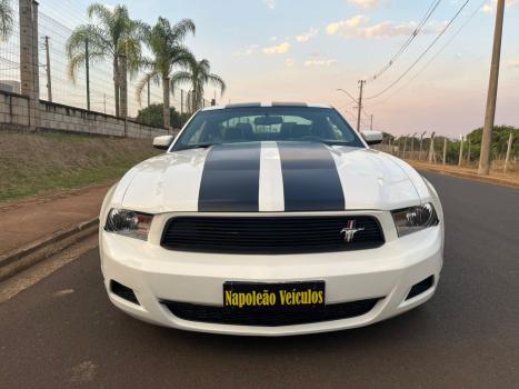 FORD Mustang 3.7 V6 24V COUP AUTOMTICO, Foto 2