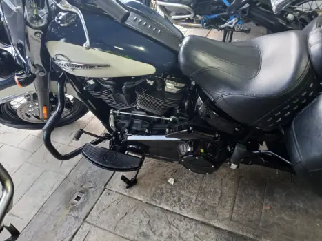 HARLEY DAVIDSON Softail Heritage Classic 1700, Foto 1