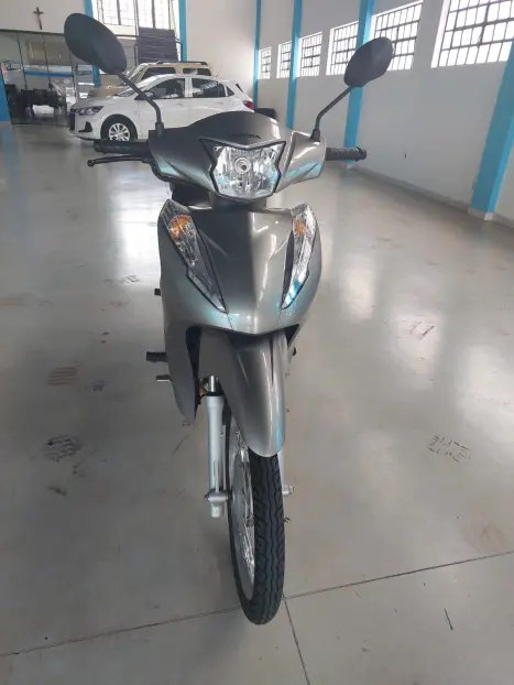 HONDA Biz 100 +, Foto 2