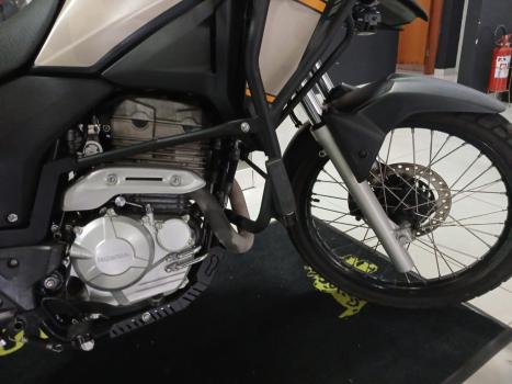 HONDA XRE 300 ADVENTURE, Foto 4