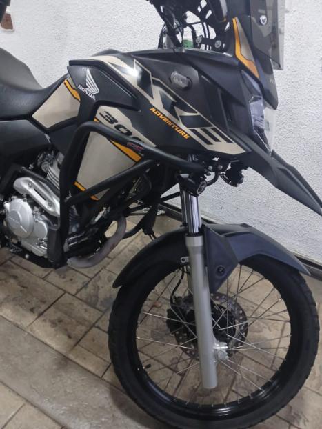 HONDA XRE 300 ADVENTURE, Foto 6