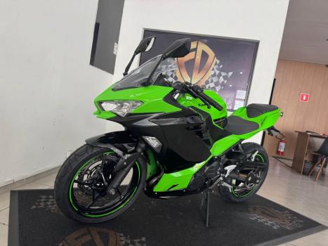 KAWASAKI Ninja 400 , Foto 3