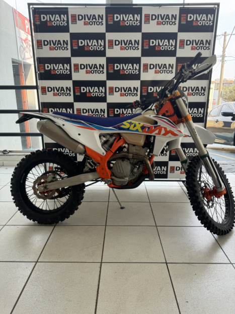 KTM 350 EXC-F SIX DAYS , Foto 2