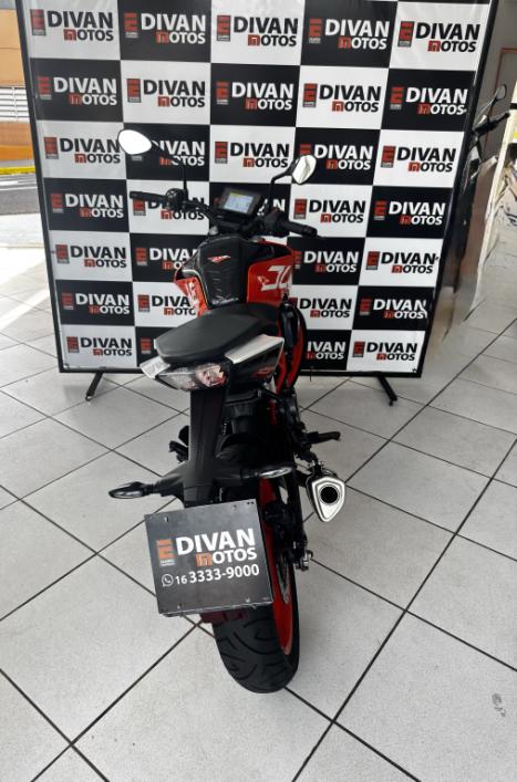 KTM 390 Duke , Foto 3