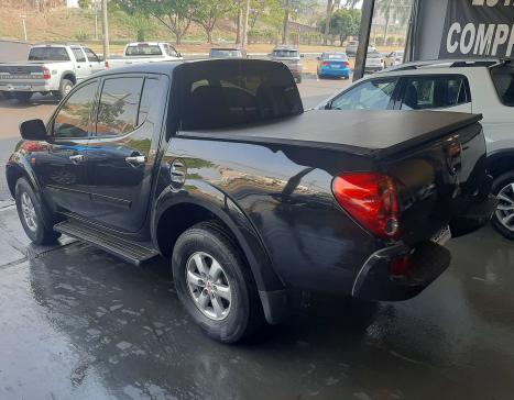 MITSUBISHI L 200 Triton 3.5 V6 HPE 4X4 FLEX CABINE DUPLA AUTOMTICO, Foto 4