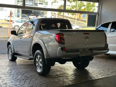 MITSUBISHI L 200 Triton 3.2 16V HPE 4X4 CABINE DUPLA TURBO DIESEL INTERCOOLER AUTOMTICO, Foto 9