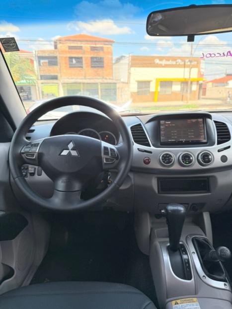 MITSUBISHI L 200 Triton 3.5 V6 HPE 4X4 FLEX CABINE DUPLA, Foto 7