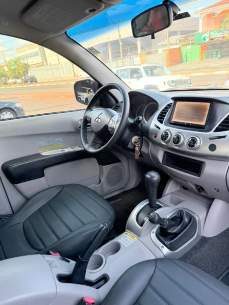 MITSUBISHI L 200 Triton 3.5 V6 HPE 4X4 FLEX CABINE DUPLA, Foto 8
