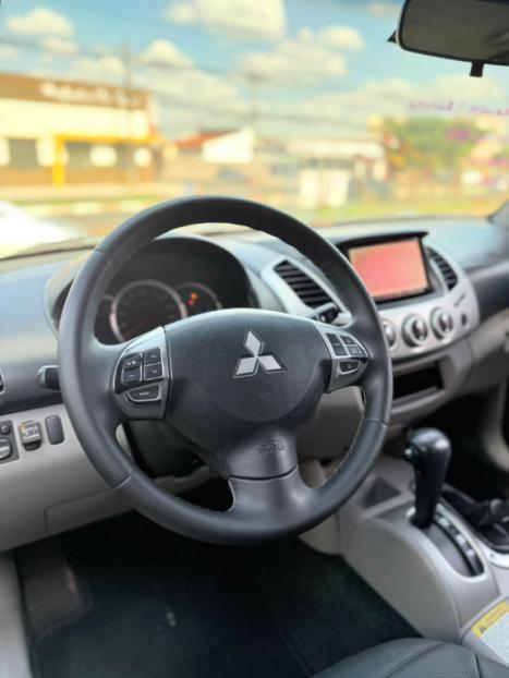 MITSUBISHI L 200 Triton 3.5 V6 HPE 4X4 FLEX CABINE DUPLA, Foto 9