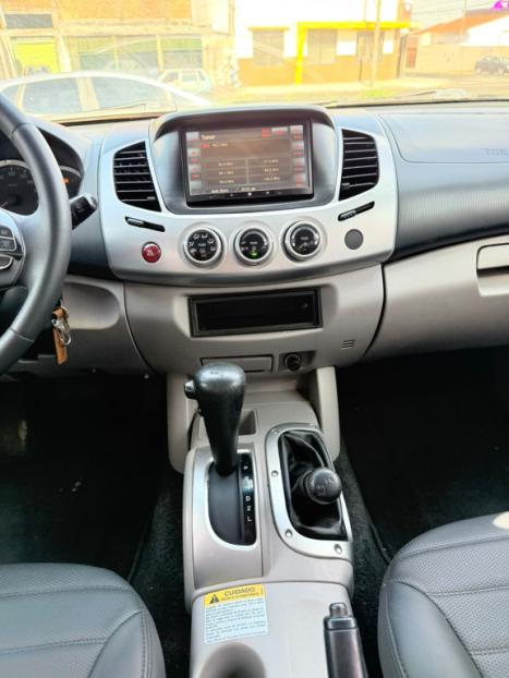 MITSUBISHI L 200 Triton 3.5 V6 HPE 4X4 FLEX CABINE DUPLA, Foto 10