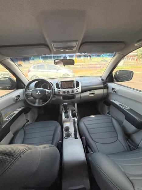 MITSUBISHI L 200 Triton 3.5 V6 HPE 4X4 FLEX CABINE DUPLA, Foto 12