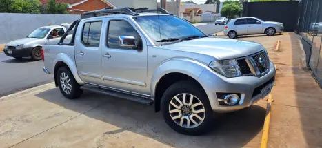 NISSAN Frontier 2.5 SL 4X4 TURBO DIESEL CABINE DUPLA AUTOMTICO, Foto 2