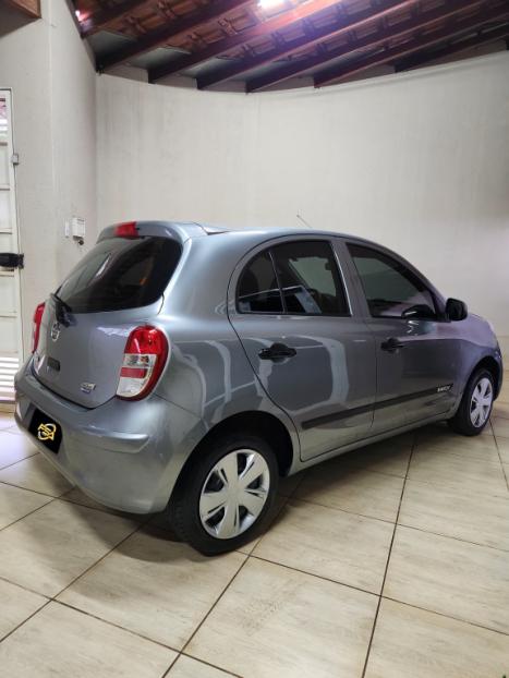 NISSAN March 1.0 16V 4P FLEX, Foto 4