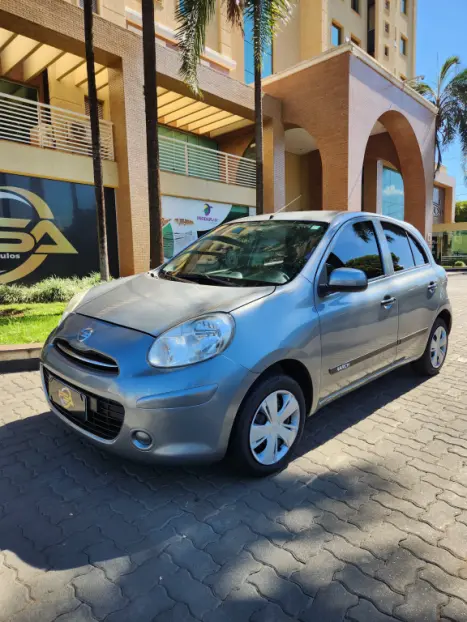 NISSAN March 1.0 16V 4P FLEX, Foto 2