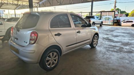 NISSAN March 1.6 16V 4P SL FLEX, Foto 2