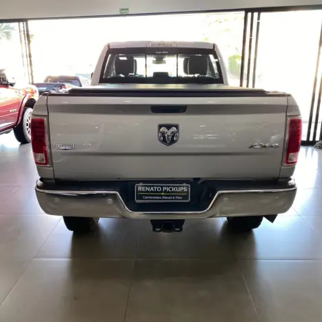 RAM 2500 6.7 I6 24V SLT CABINE DUPLA TURBO DIESEL LARAMIE 4X4 AUTOMTICO, Foto 9