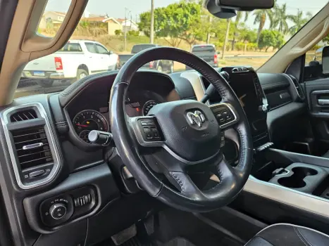 RAM 2500 6.7 I6 24V SLT CABINE DUPLA TURBO DIESEL LARAMIE 4X4 AUTOMTICO, Foto 6