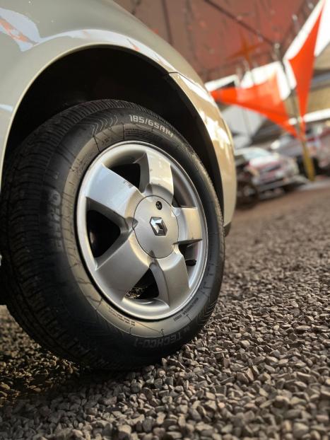 RENAULT Clio Sedan 1.6 16V 4P PRIVILEGE, Foto 6