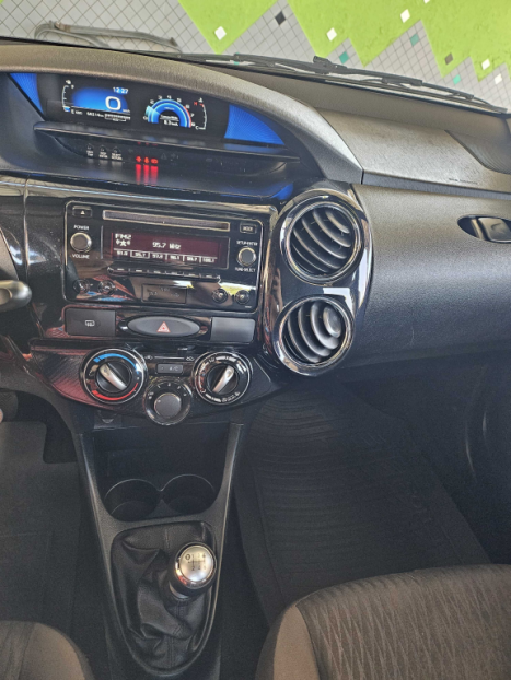 TOYOTA Etios Hatch 1.5 16V 4P FLEX XS, Foto 3