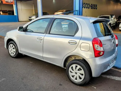 TOYOTA Etios Hatch 1.3 16V 4P FLEX XS, Foto 4