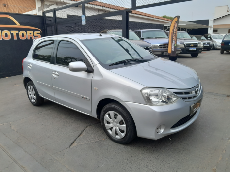 TOYOTA Etios Hatch 1.3 16V 4P FLEX XS, Foto 1